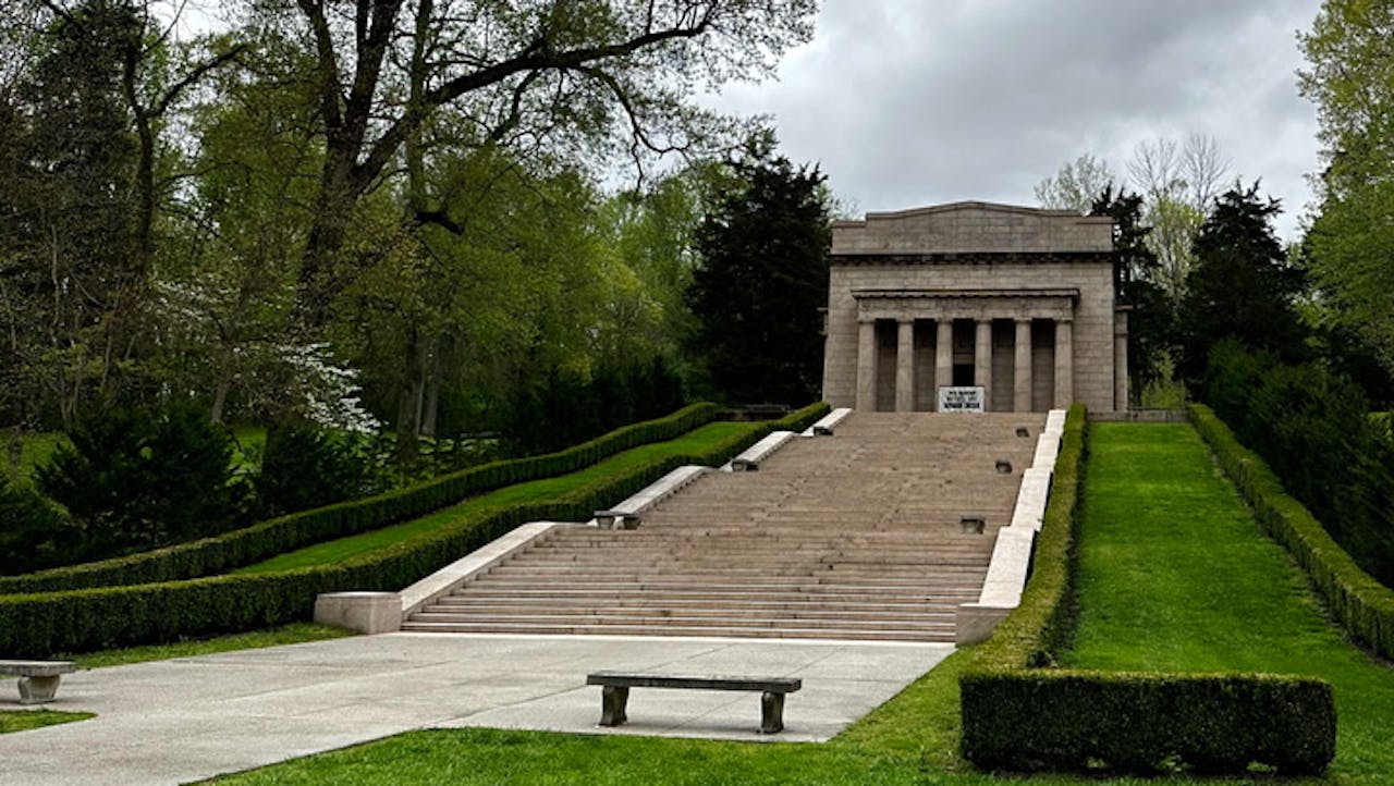 Lincoln's Birthplace in Central Kentucky